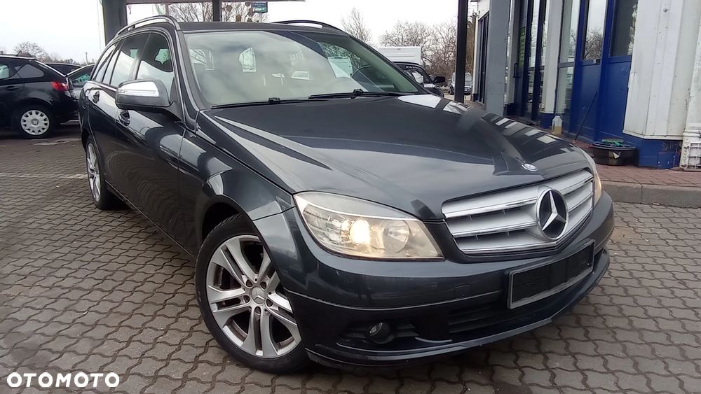 Mercedes-Benz Klasa C 220 CDI DPF Automatik Avantgarde - 32