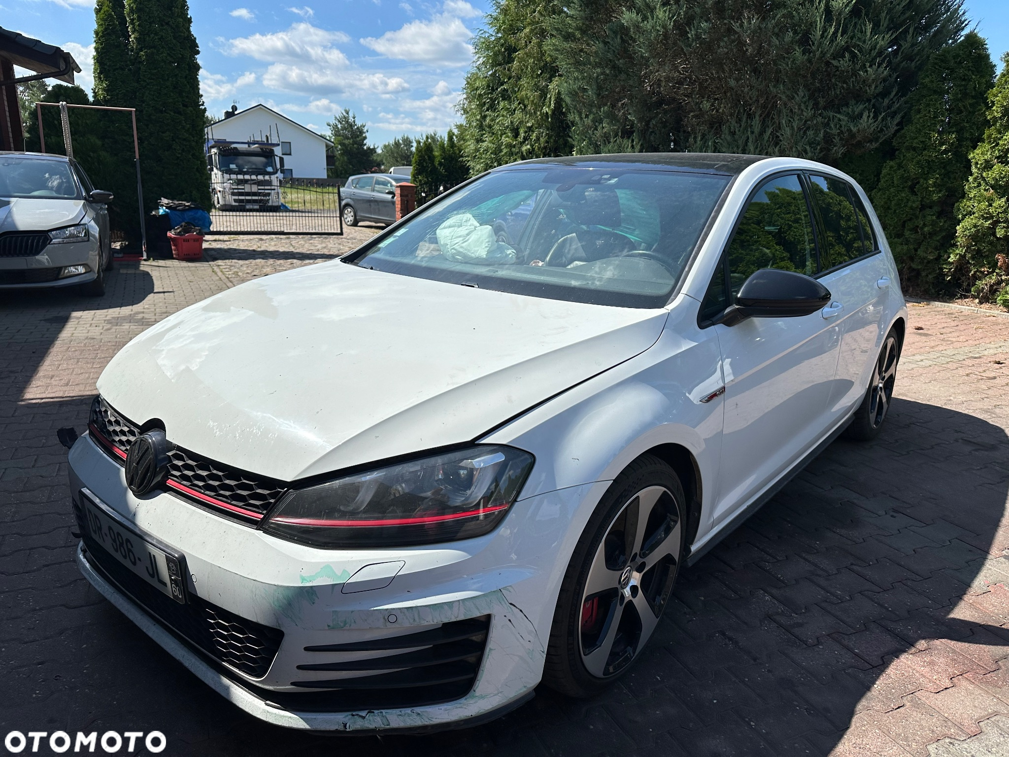 Volkswagen Golf GTI 2.0 TSI OPF DSG Performance - 2