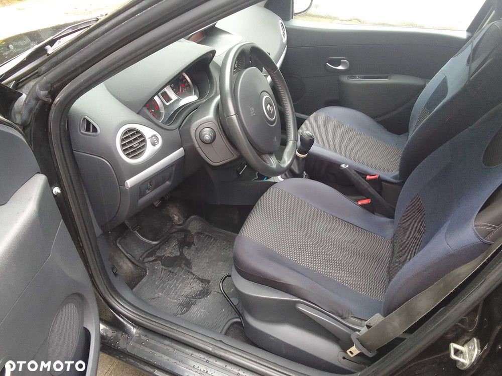 Renault Clio - 8