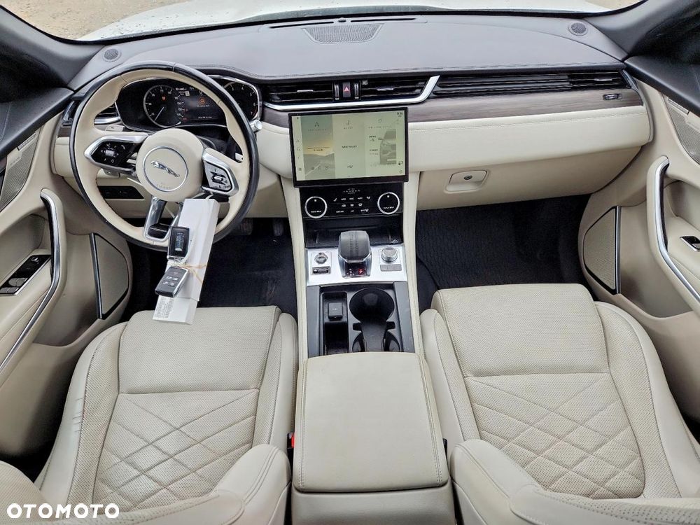 Jaguar F-Pace - 7