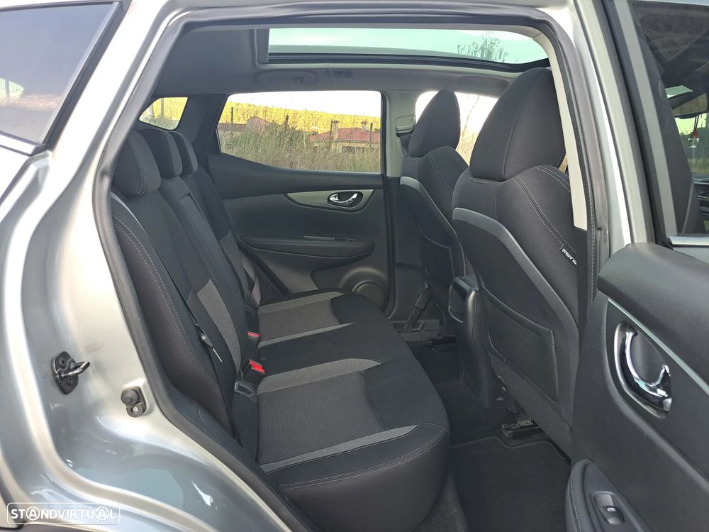 Nissan Qashqai 1.5 dCi N-Connecta J18+Led - 30