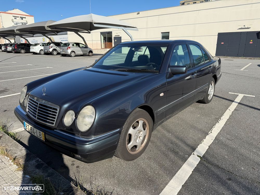 Mercedes-Benz E 300 - 3