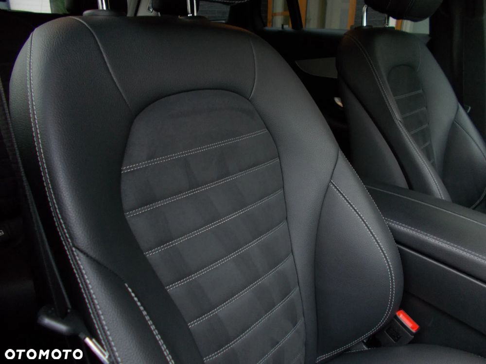 Mercedes-Benz GLC 200 d 4Matic 9G-TRONIC AMG Line - 4