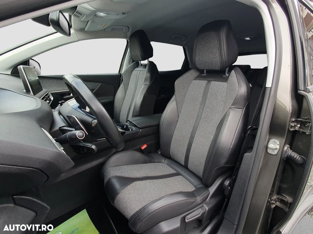 Peugeot 3008 1.2 PureTech Turbo S&S EAT8 Allure - 10