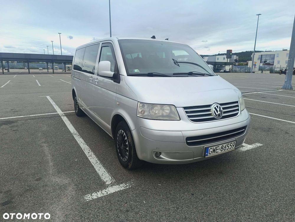 Volkswagen Caravelle - 1