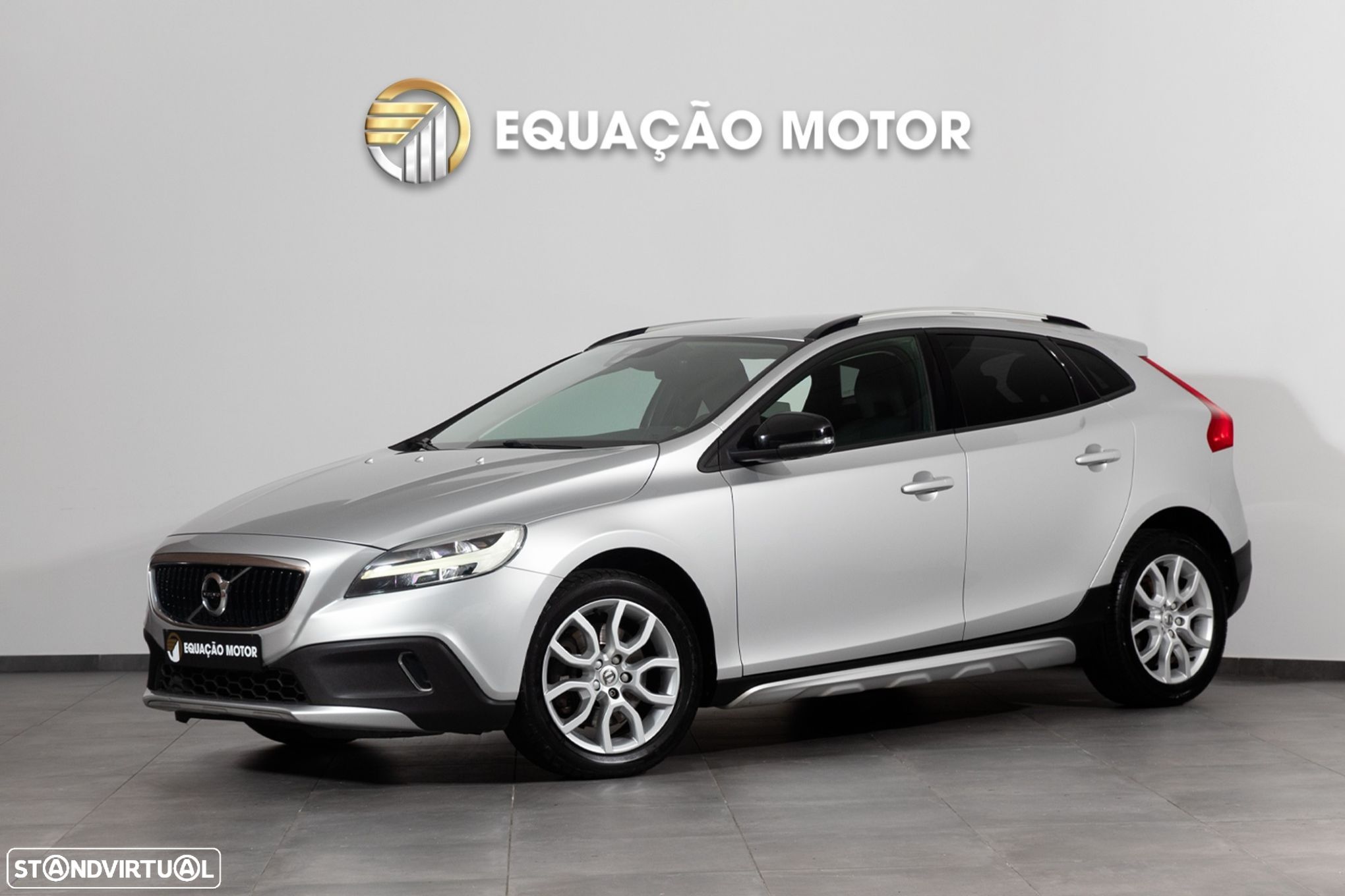 Volvo V40 Cross Country 2.0 D2 Plus - 1