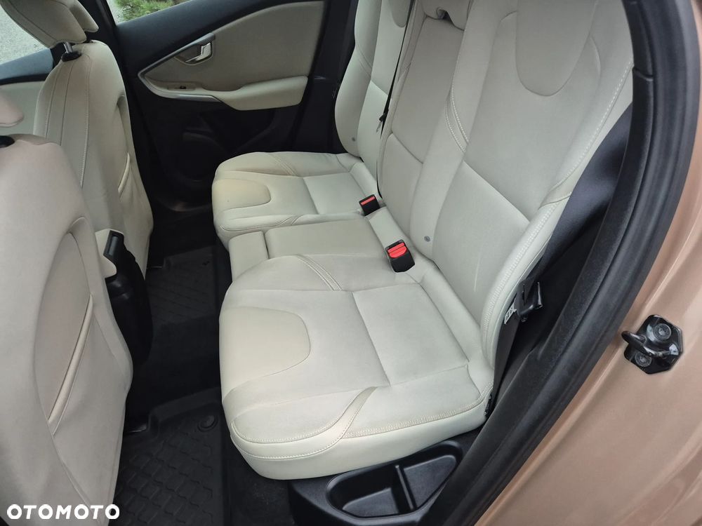 Volvo V40 D3 Momentum - 18