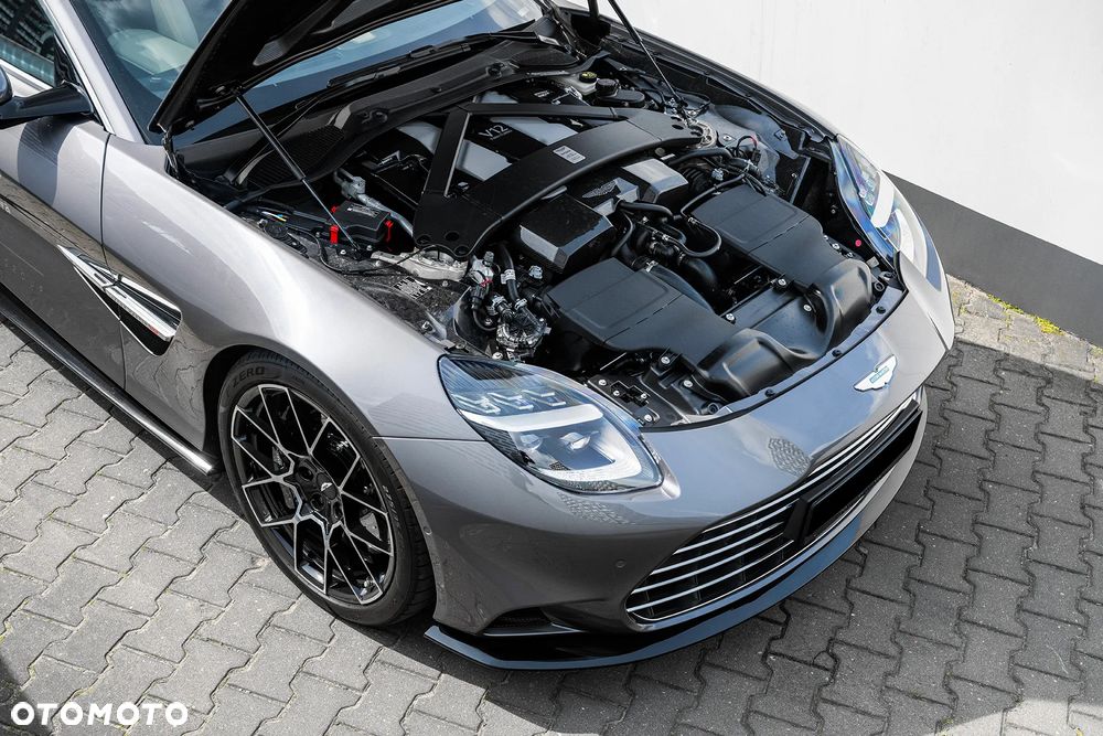 Aston Martin Vanquish - 7
