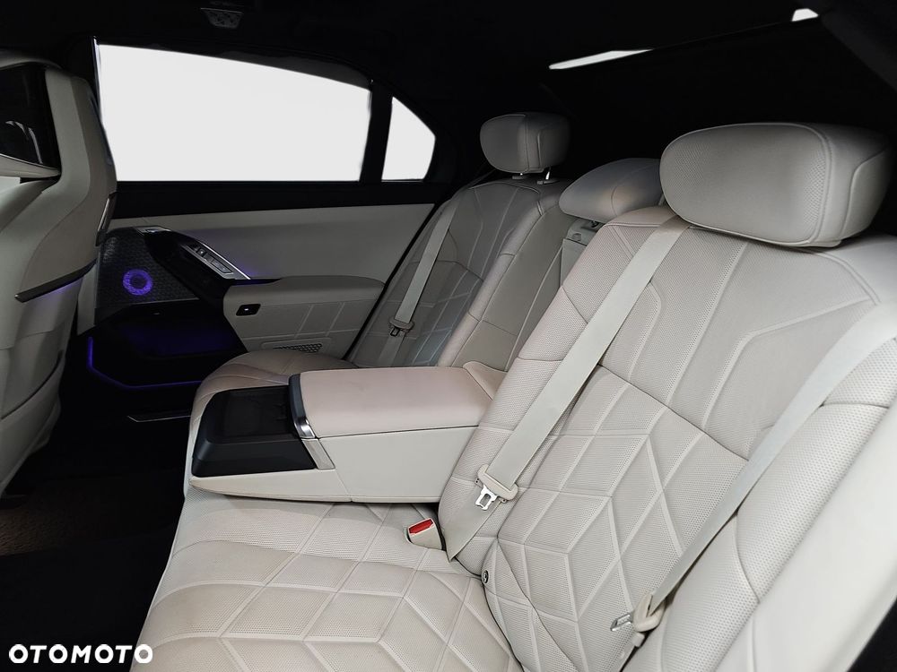 BMW Seria 7 - 23
