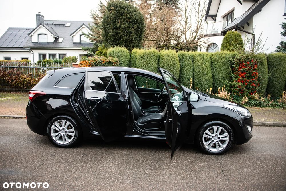 Hyundai i30 blue Kombi 1.6 GDi Passion - 8