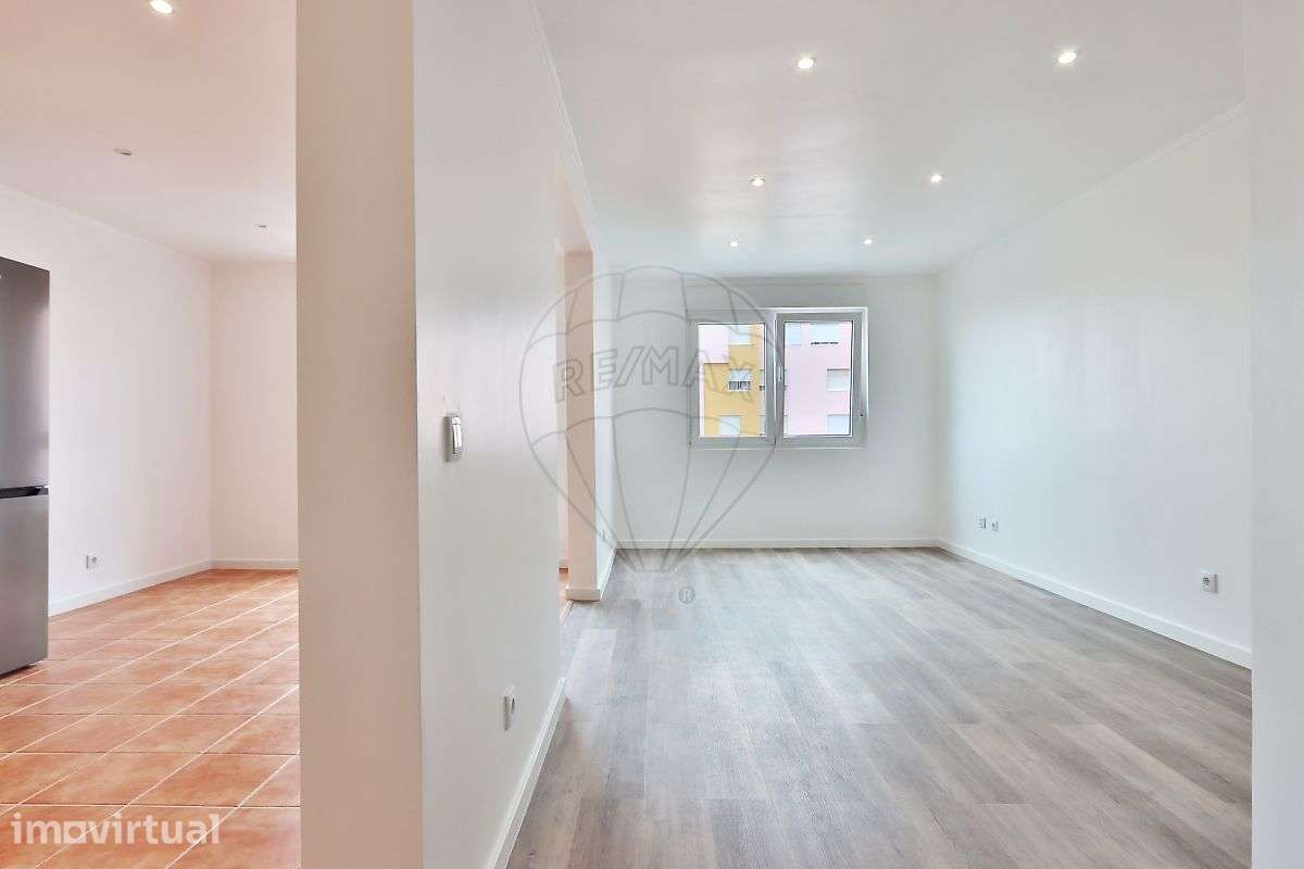 Apartamento T2 para arrendamento - Grande imagem: 2/17