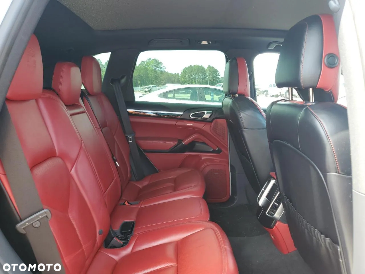 Porsche Cayenne - 10