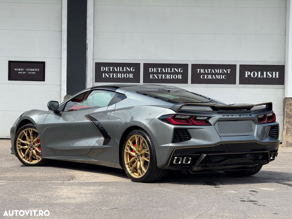 Chevrolet Corvette - 2