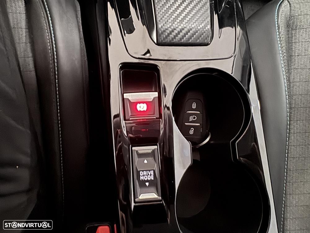 Peugeot 2008 1.2 PureTech Allure EAT8 - 33