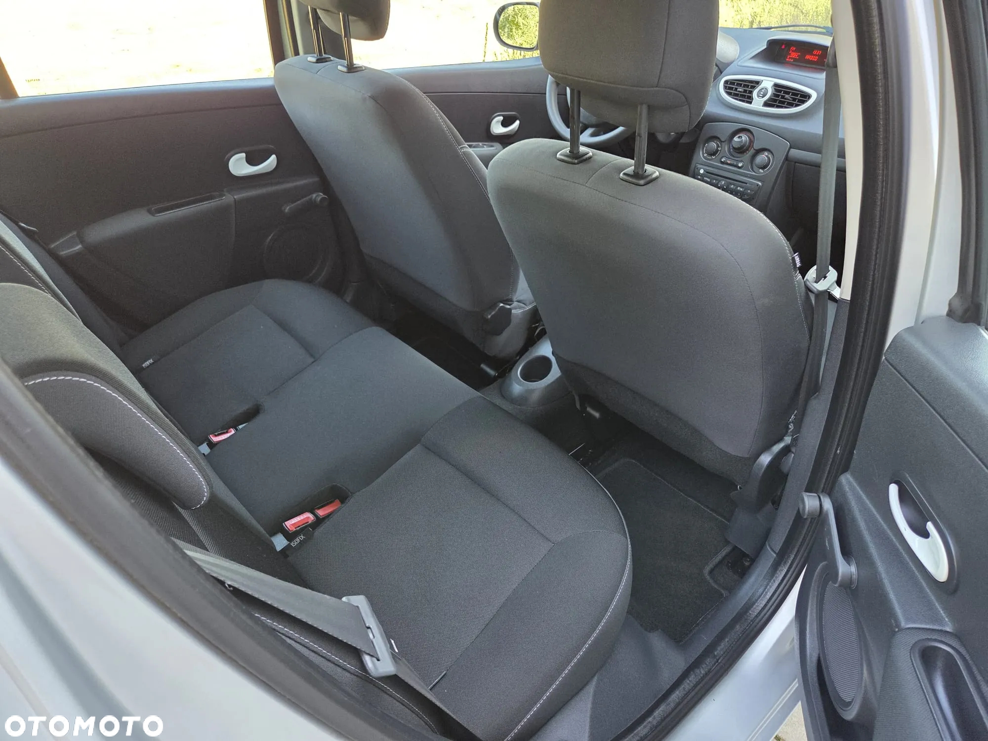 Renault Clio 1.2 16V 75 Yahoo - 16