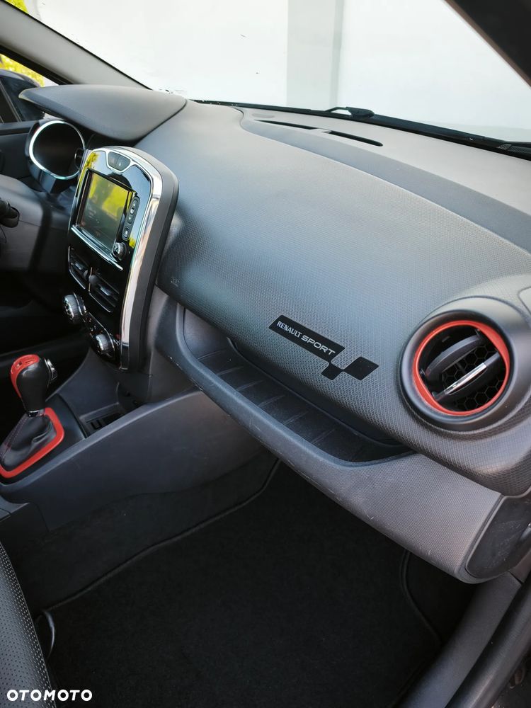 Renault Clio TCe 200 EDC Sport R.S - 4