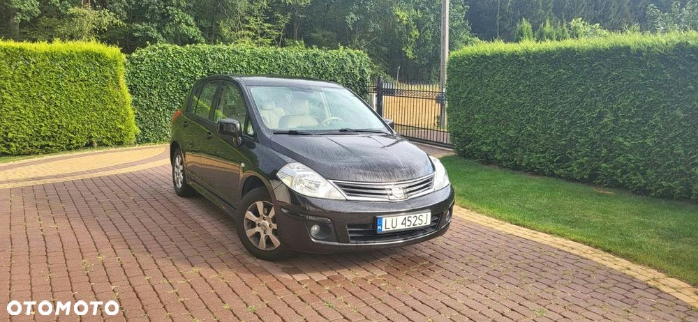 Nissan Tiida - 1
