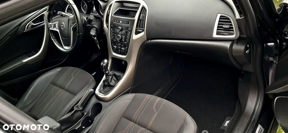 Opel Astra 1.4 150 Jahre - 11