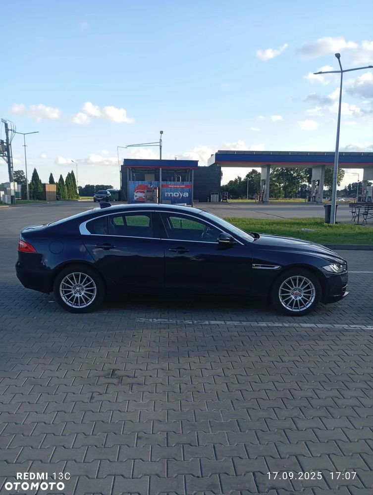 Jaguar XE - 4