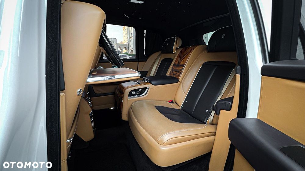 Rolls-Royce Cullinan - 4