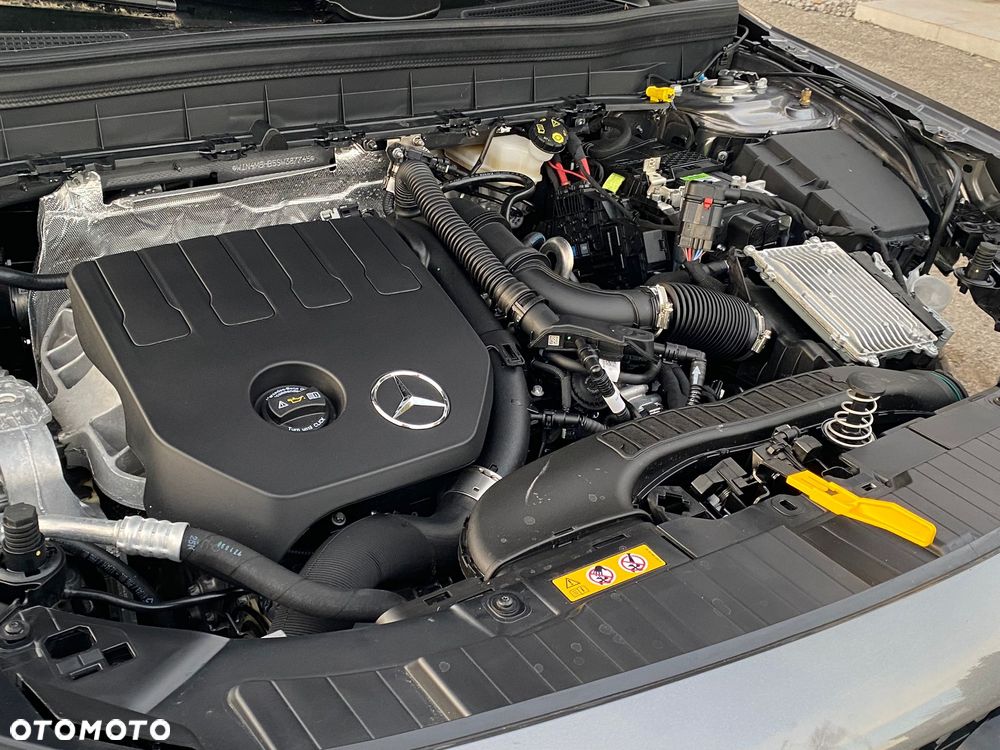 Mercedes-Benz GLB 200 AMG Line 7G-DCT - 9