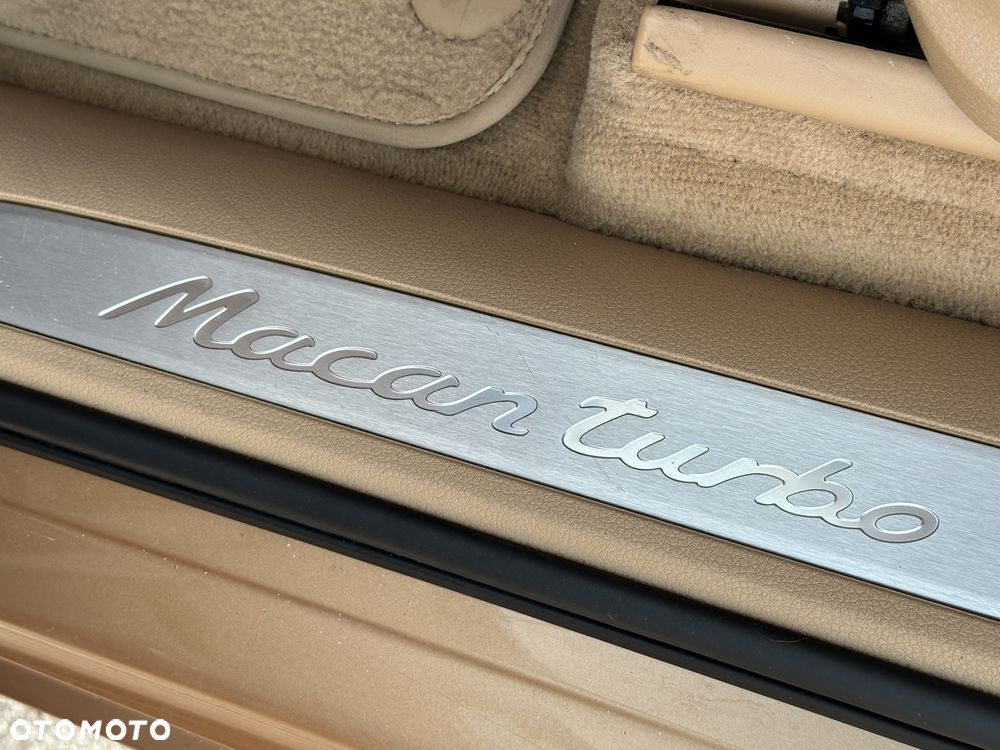 Porsche Macan Turbo PDK - 23