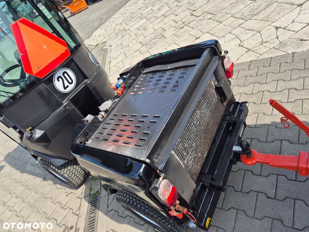 Kaercher MIC C34 / NOŚNIK NARZĘDZI / PRZYCZEPA WYWROTKA / IDEALNY DO MIASTA / ZAMIATARKA / PŁUG SNIEŻNY / 4X4 / NISKIE MOTOGODZINY / JEDNO URZĄDZENIE WIELE ZASTOSOWAŃ! - 15