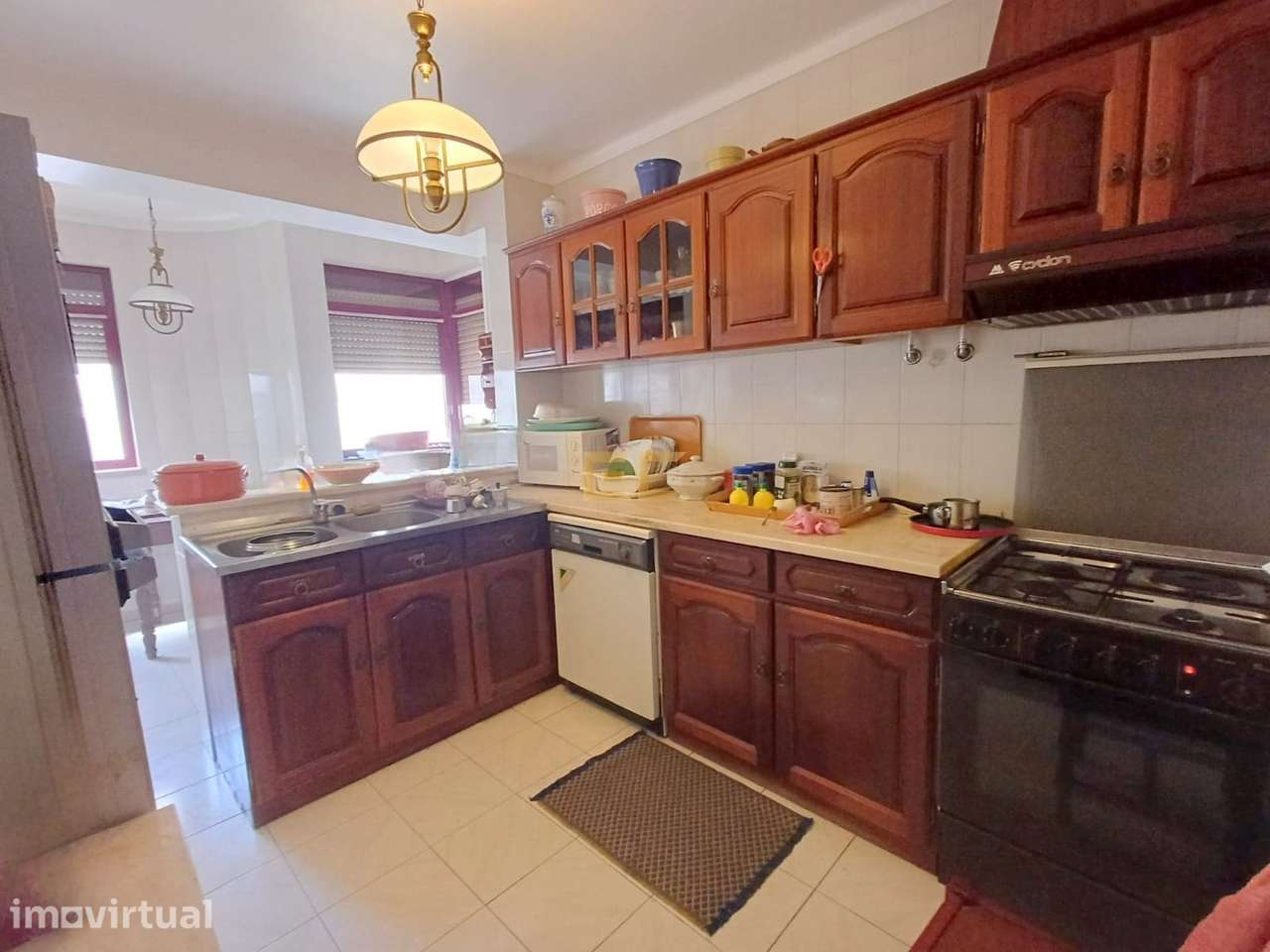 Apartamento T2 com arrumo na cave, nas Abadias! - Grande imagem: 5/15