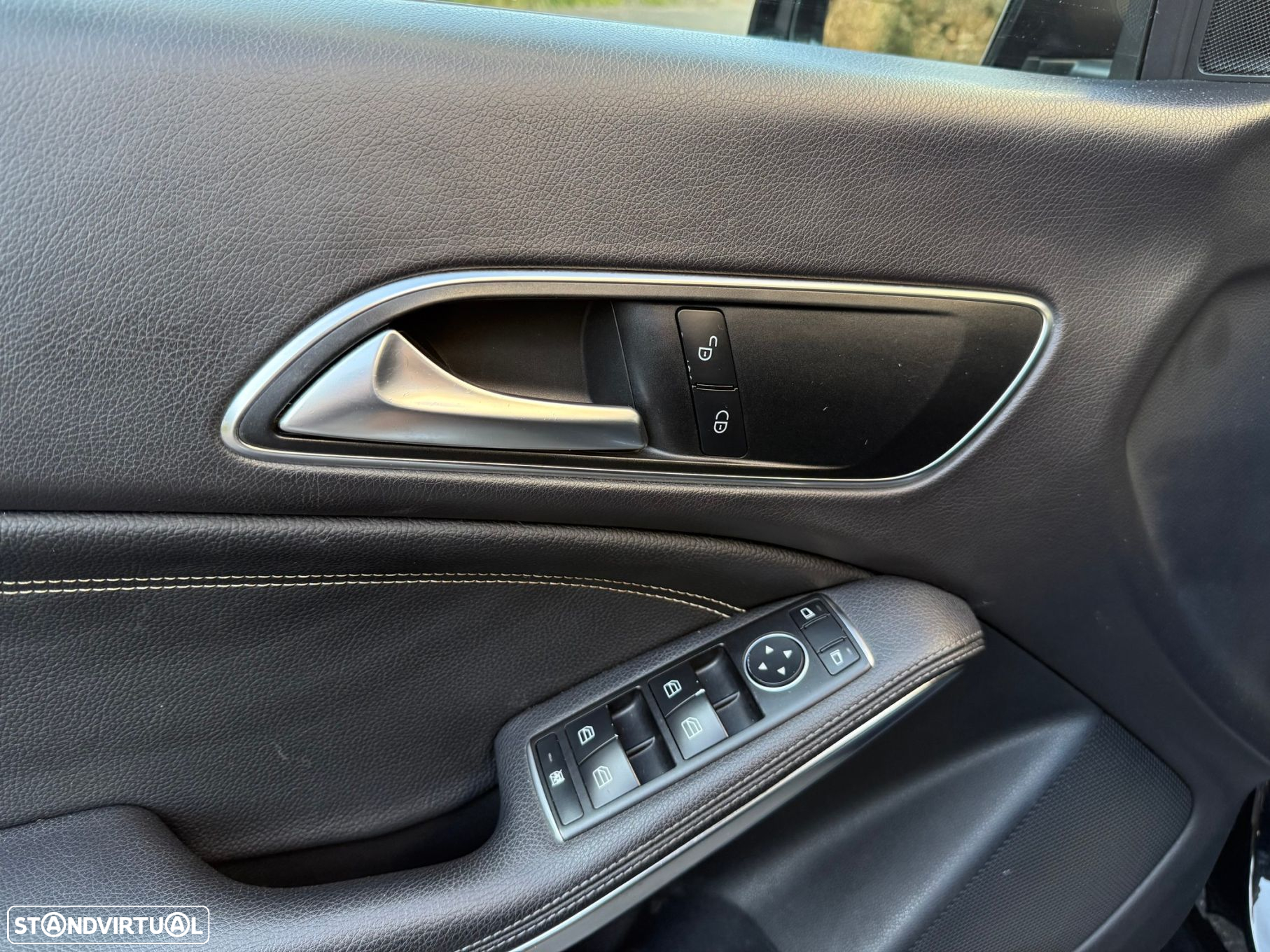 Mercedes-Benz CLA 180 d Shooting Brake Urban - 11
