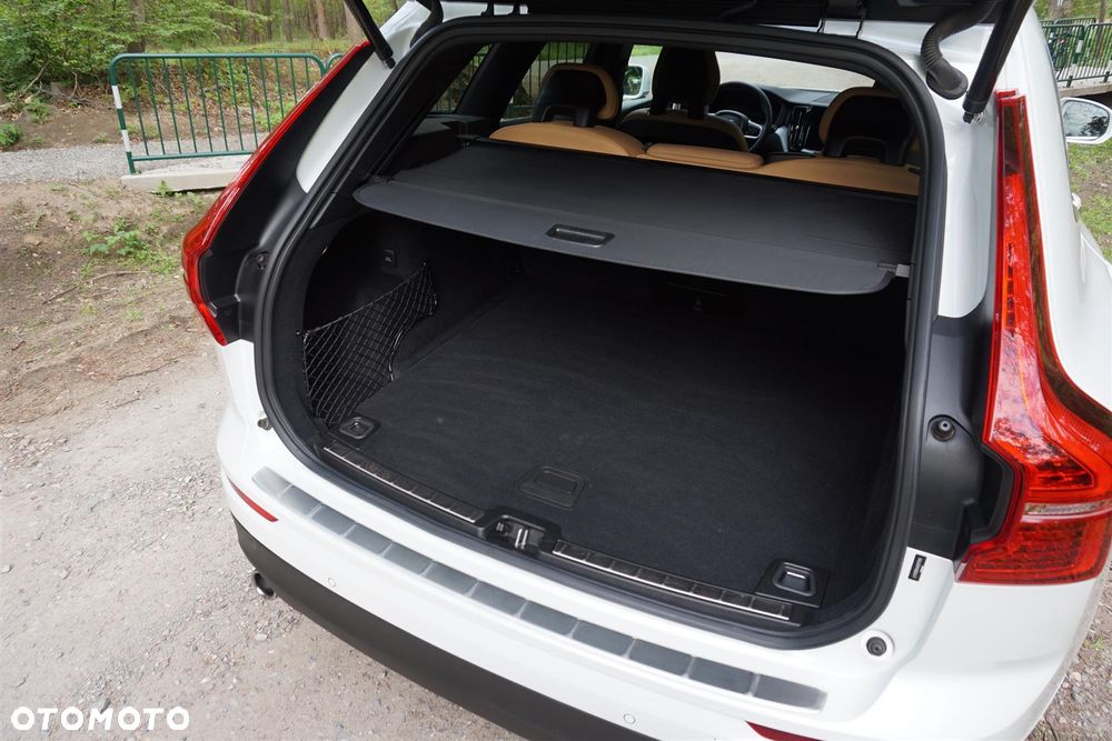 Volvo XC 60 T5 AWD Geartronic Momentum Pro - 31
