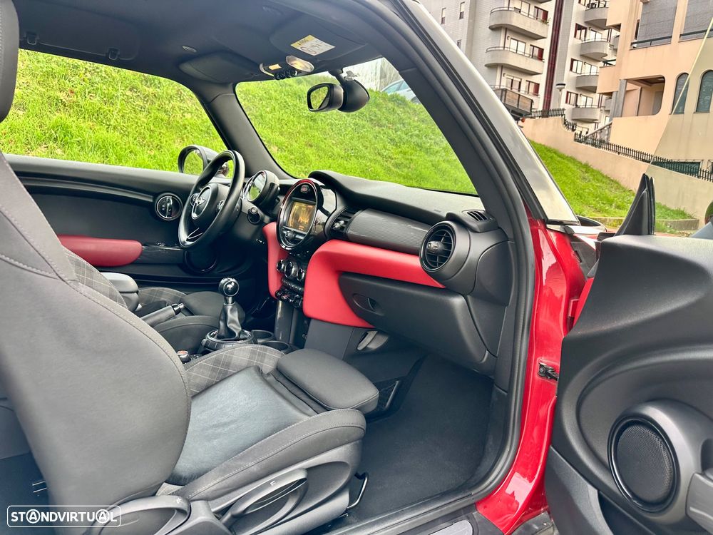 MINI 3 Portas Cooper D - 31
