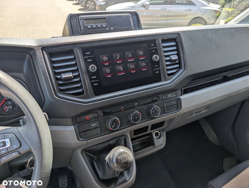 MAN TGE 3.180 Volkswagen Crafter 7 osób Autolaweta Dubel kabina - 24