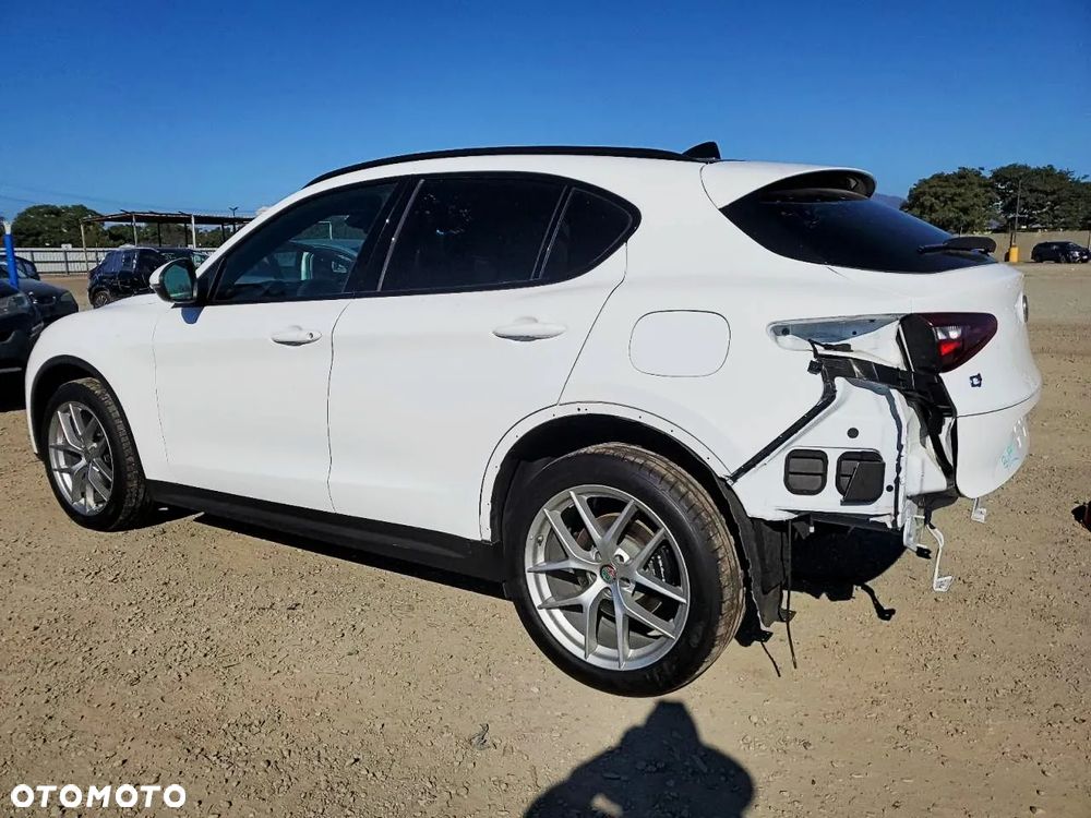 Alfa Romeo Stelvio - 2