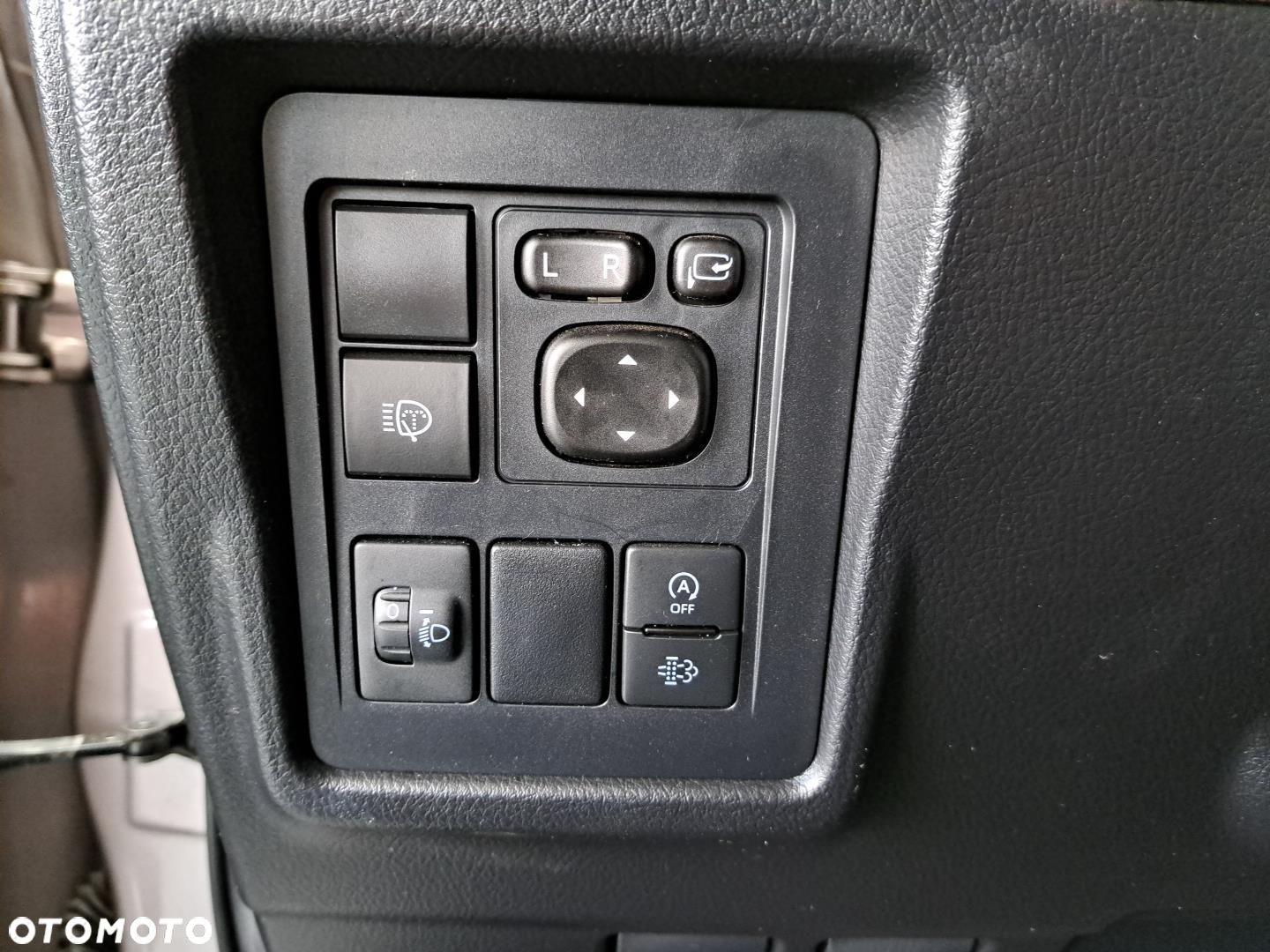 Toyota Land Cruiser - 28