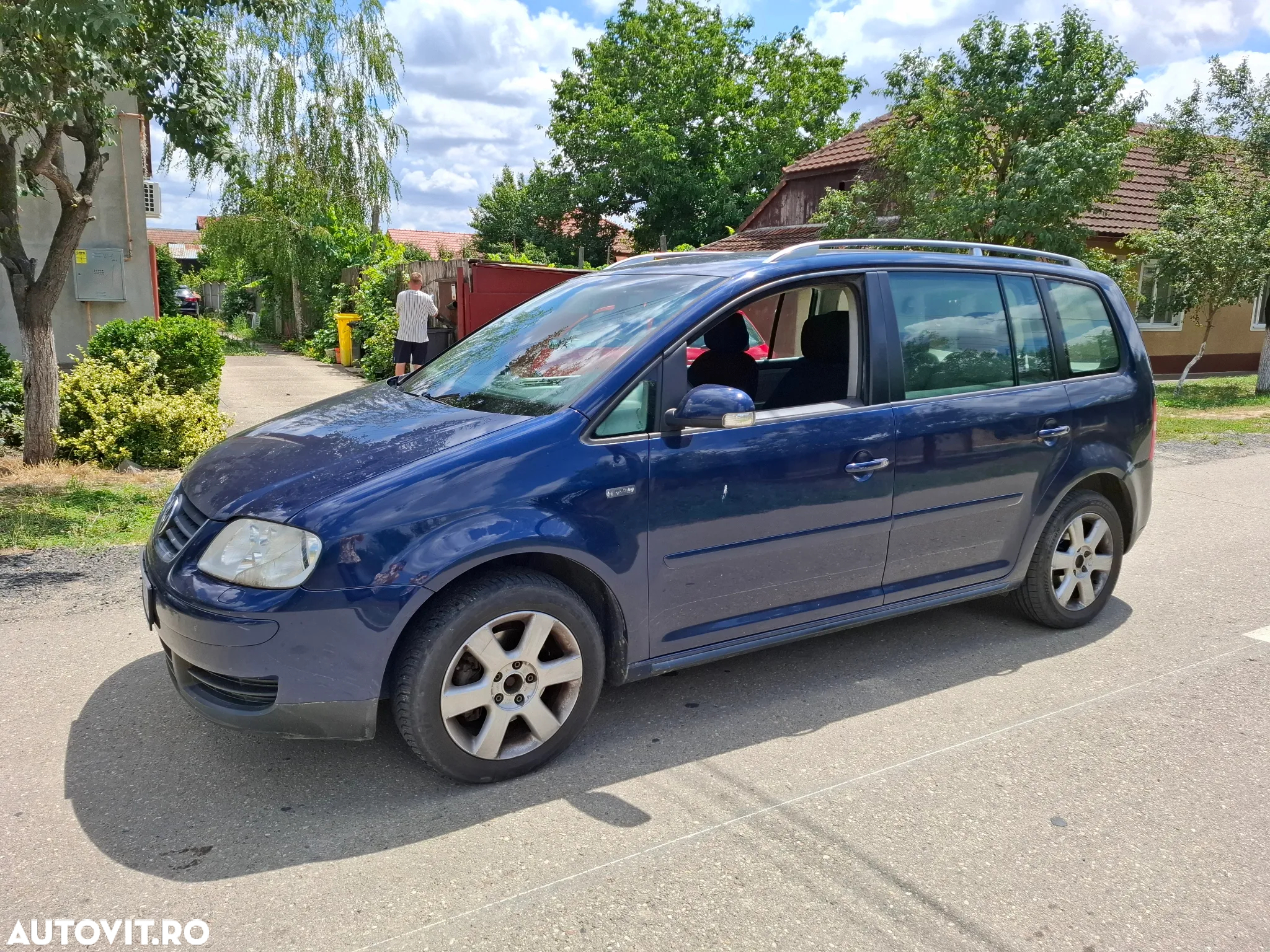 Volkswagen Touran 1.9TDI Trendline Aut - 6