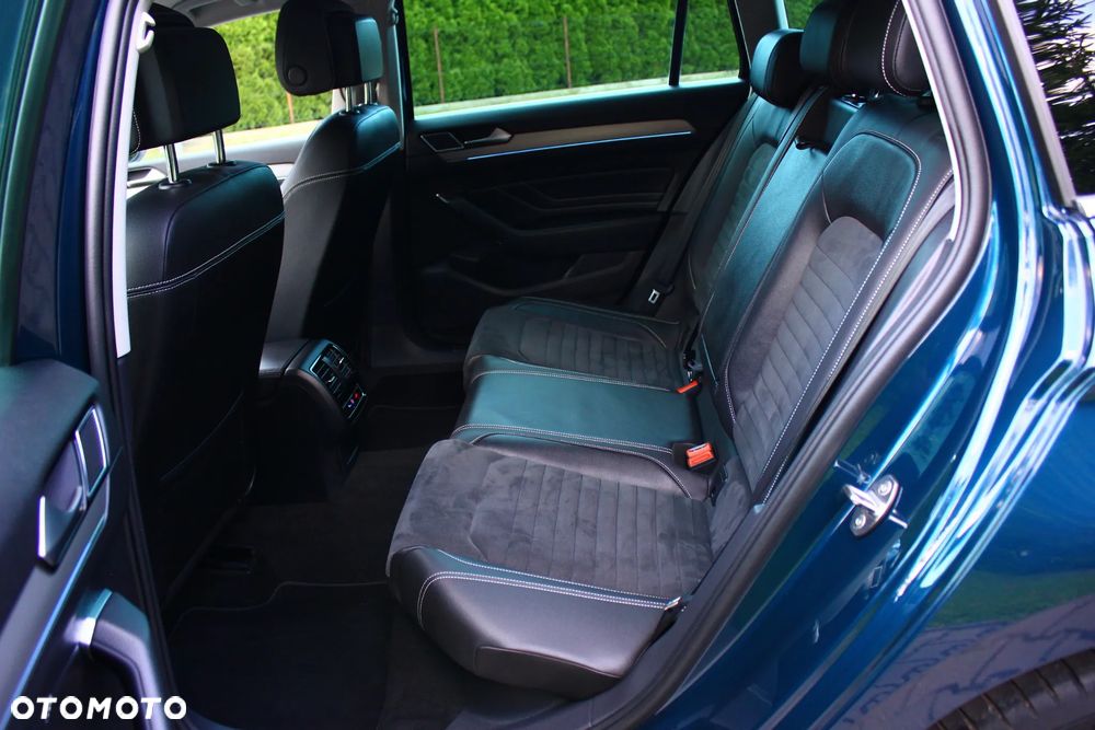 Volkswagen Passat 2.0 TDI SCR DSG Elegance - 35
