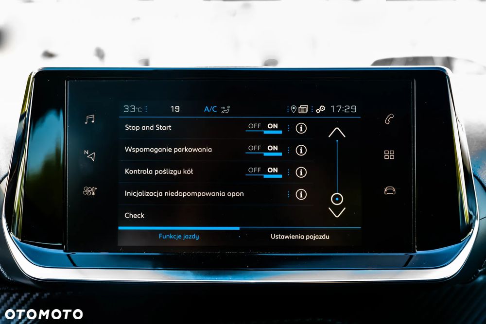 Peugeot 2008 1.5 BlueHDi Allure S&S EAT8 - 21
