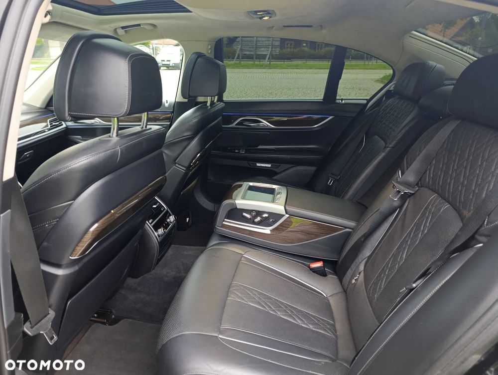 BMW Seria 7 730d xDrive - 14