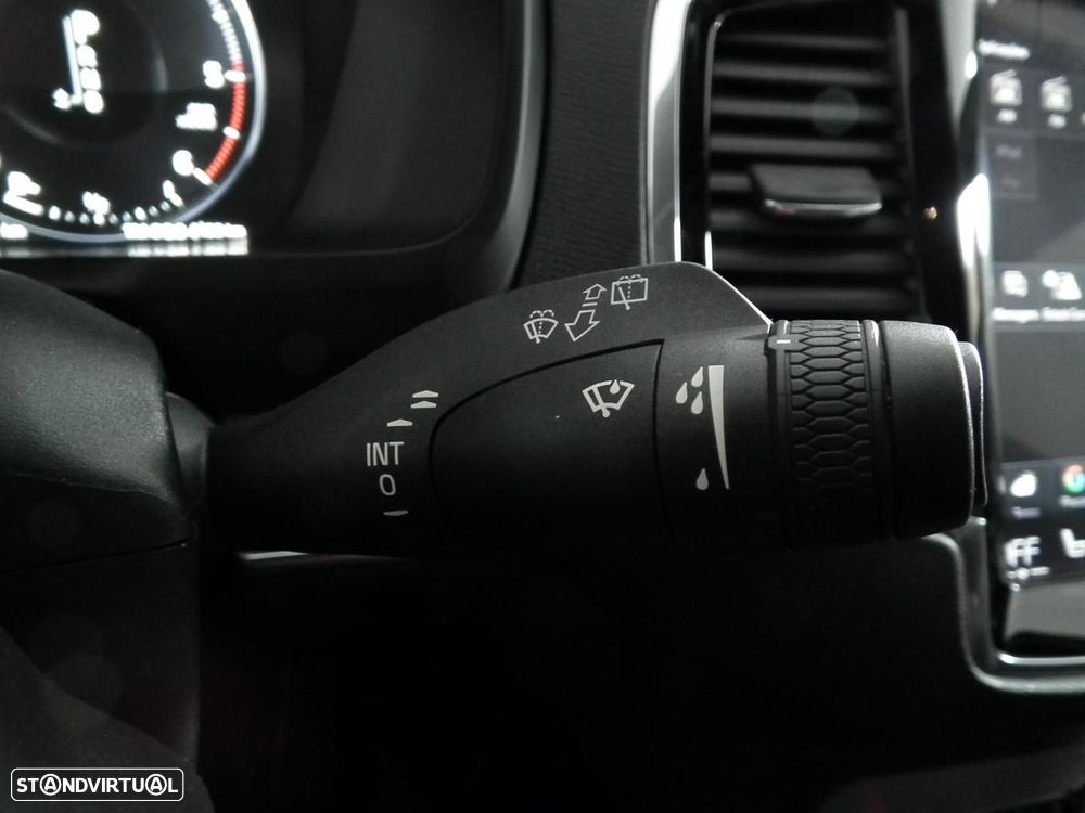 Volvo XC 90 2.0 D4 R-Design - 27