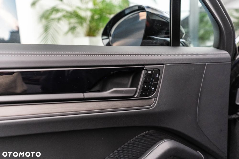 Porsche Cayenne E-Hybrid PHEV - 27