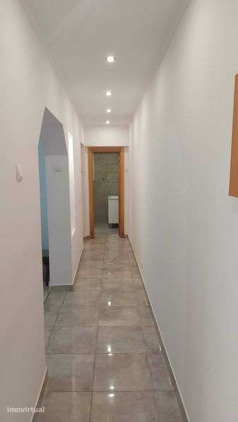 Apartamento T1 na Cova da Piedade com Excelente Localização. - Grande imagem: 5/12
