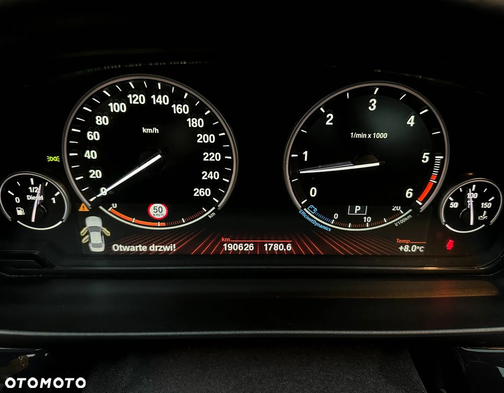 BMW Seria 5 530d xDrive - 13