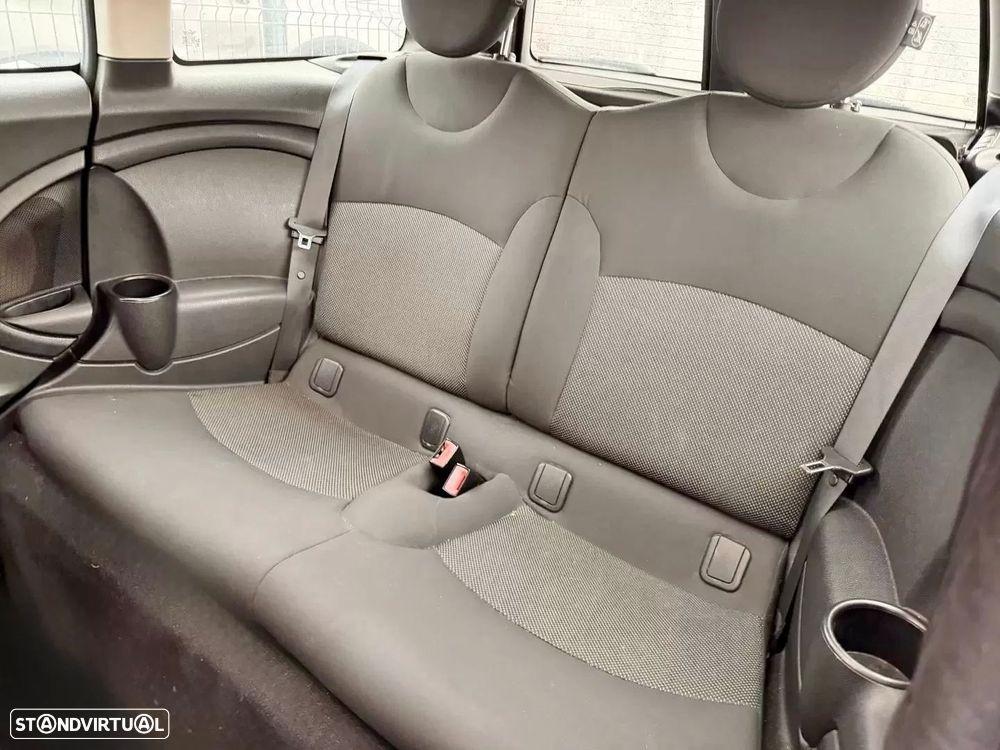 MINI Clubman Cooper D - 13