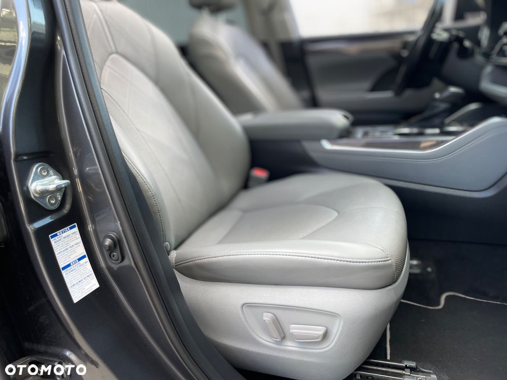 Toyota Highlander 2.5 Hybrid Executive - 32