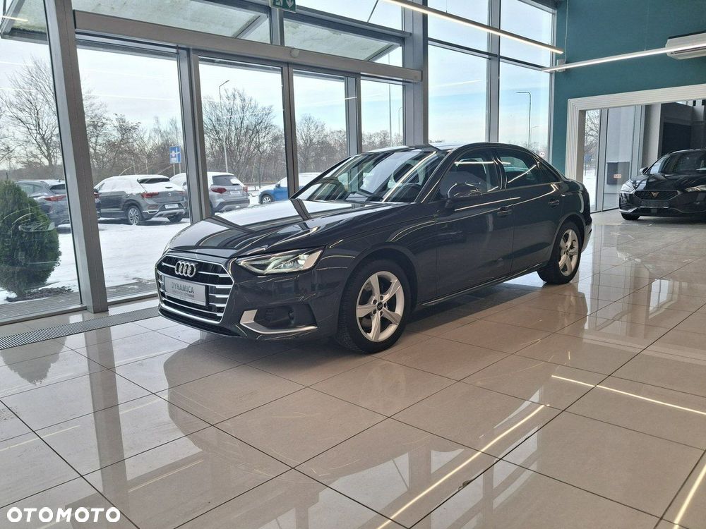 Audi A4 Limousine - 4