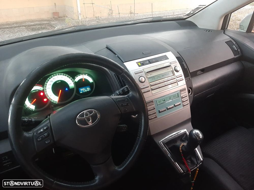 Toyota Corolla Verso 2.2 D-4D Sol - 7
