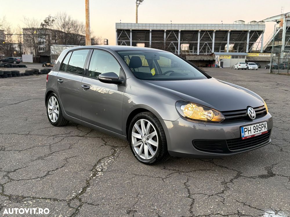 Volkswagen Golf 1.6 TDI DPF Highline - 8
