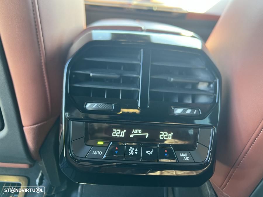 BMW iX xDrive 40 Pack Desportivo - 28