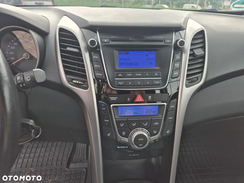 Hyundai i30 blue Kombi 1.6 GDi Style - 10