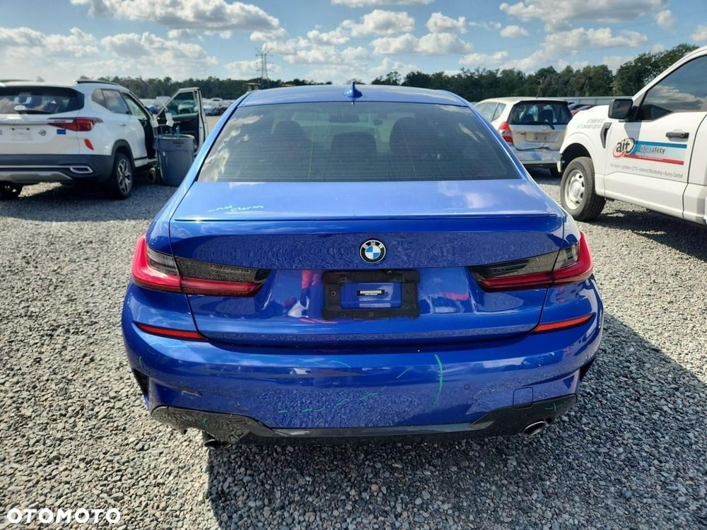BMW Seria 3 330i M Sport - 6